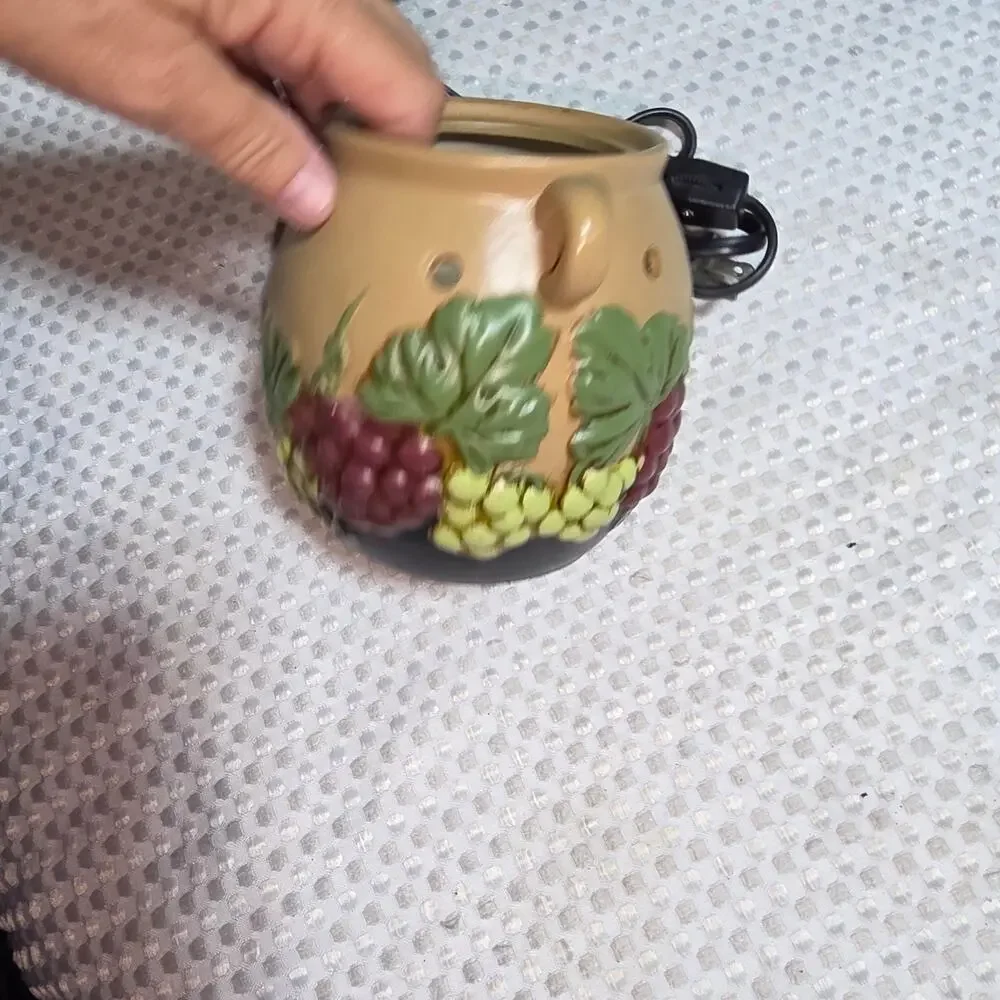 SCENTSY GRAPEVINE FULL SIZE WAX FRAGRANCE DIFFUSER WARMER